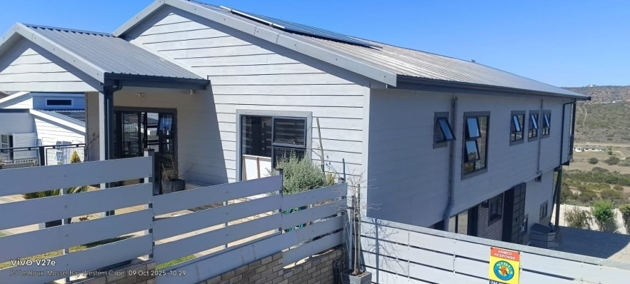 6 Bedroom Property for Sale in Seemeeu Park Western Cape